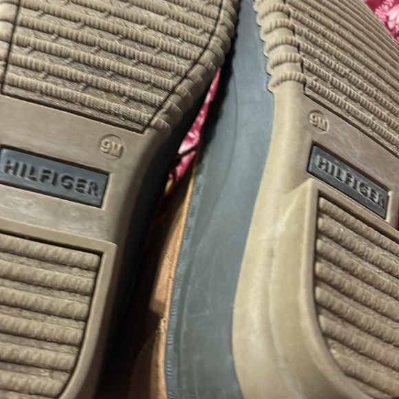 EUC Tommy Hilfiger snow sleet boots size 9 women’s man made faux fur upper - Picture 10 of 14